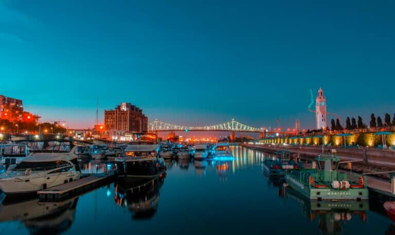 Montreal Hafen am Abend.
